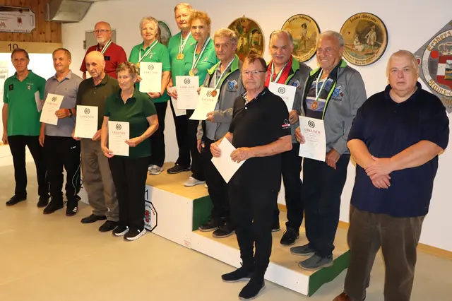 Siegerehrung Bewerb "sitzend aufgelegt" Mannschaften | Foto: Gerhard Langmann