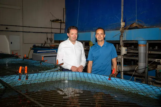 Blün-Geschäftsführer Stefan Bauer und Bundesminister Norbert Totschnig | Foto: BMLUK/Hemerka