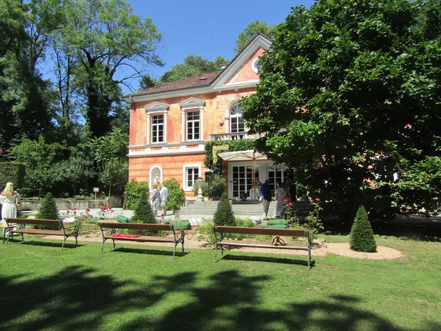 Konzertraum war ein wunderschön gepflegter Park vor dem Meierhof. | Foto: Peter Sattler