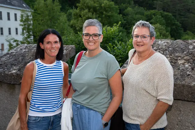Erika Haider, Daniela Trimmel und Claudia Konrad auf Schloss Stixenstein. | Foto: er
