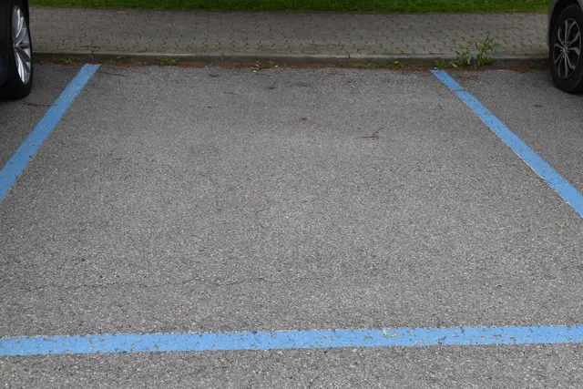 Um freie Parkflächen zu schaffen, wird in einigen definierten Straßenstücken eine Parkraumbewirtschaftung eingeführt. | Foto: Michael Strini