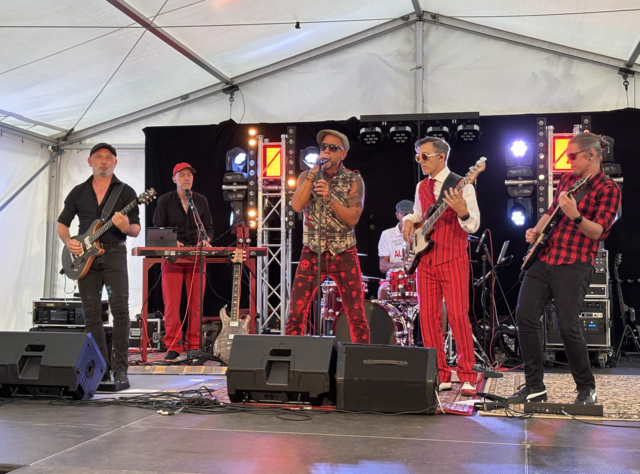 Dr. Südbahn &amp; Die SymPartie sorgten auch nach der Modenschau noch für ordentlich Stimmung. | Foto: MeinBezirk.at