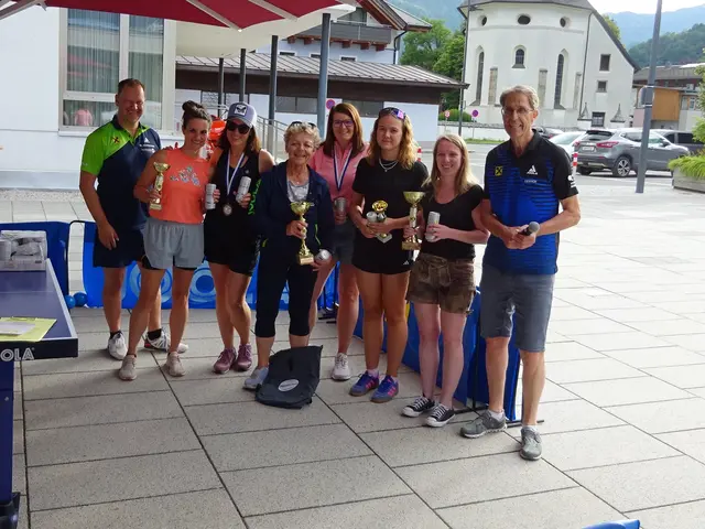 Strahlende Siegerinnen und Organisatoren nach dem 3. Kirchdorfer Laferlturnier