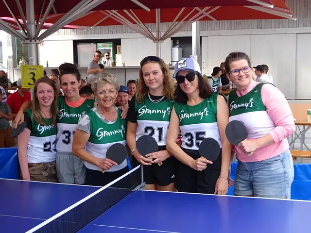 Die besten sechs Damen beim lustigen Laferl-Turnier in Kirchdorf