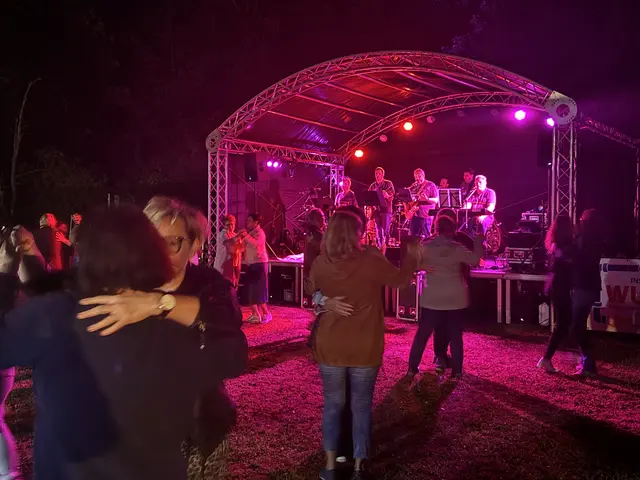 Nach drei Jahrzehnten auf der Bühne verabschiedete sich No Escape mit einem musikalischen Feuerwerk. | Foto: Thiem/MeinBezirk