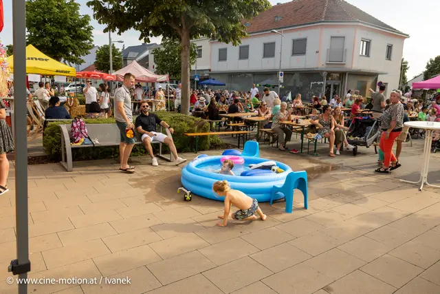 Auch für die Kleinsten gab es eine Abkühlung. | Foto: www.cine-motion.at / Ivanek