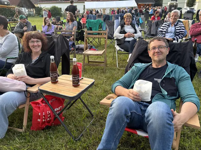 Die Gewinner des VIP-Packages haben es sich gemütlich gemacht: Silvia Brand mit Lebensgefährten Christian Wegerer. | Foto: Koidl