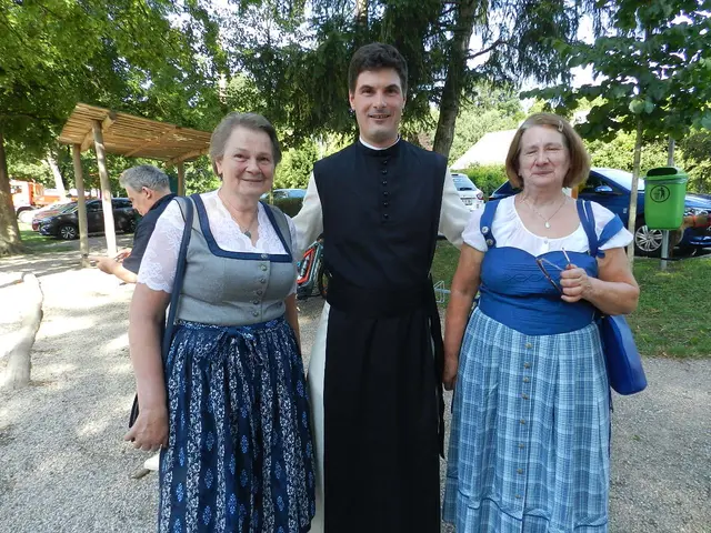  Herminne Breiten ecker, PaterSbaldus Mair, Pusch maria | Foto: Heribert Punz