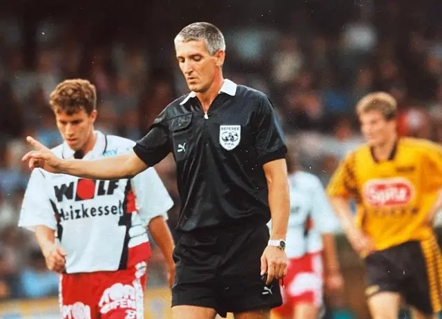Endgültig Abschied vom aktiven Schiedsrichterwesen nahm Benkö im Jahr 2000 mit der Bundesliga-Partie Admira/Wacker - Sturm Graz. | Foto: Archiv Benkö
