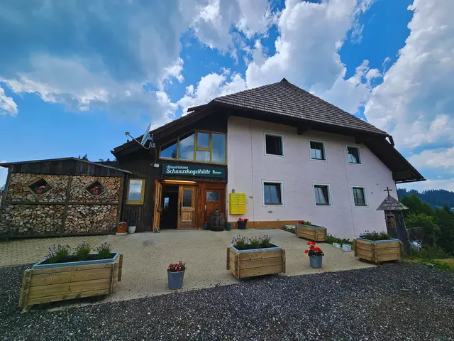 Die Schwarzkogelhütte am Klippitztörl