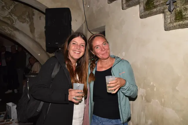 Zwei Partymäuse genossen die gute Stimmung im Rathaus-Innenhof. | Foto: Kendlbacher