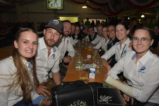 Die Jungbauern aus Rum in Tirol sind gut gelaunt | Foto: Alois Braid / zema.medien.de