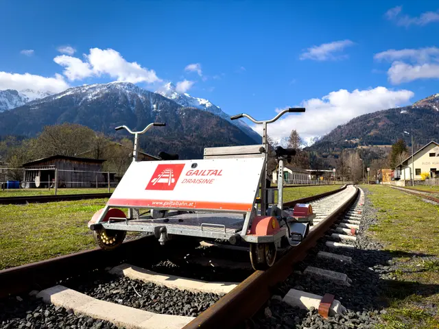 Startklar für ein besonderes Abenteuer: Die Gailtal Draisine wartet auf ihre nächsten Fahrgäste. | Foto: Verein Gailtalbahn