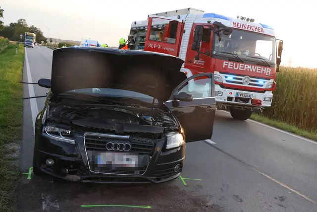 Der Notarzthubschrauber Martin 3 musste eine Frau ins Krankenhaus nach Linz fliegen – sie wurde bei einem Crash in Lambach schwer verletzt. | Foto: laumat.at