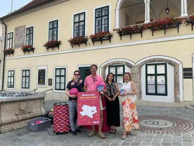 Die Sommertour der NEOS machte in Mödling Station. Thema war Bildung. | Foto: NEOS