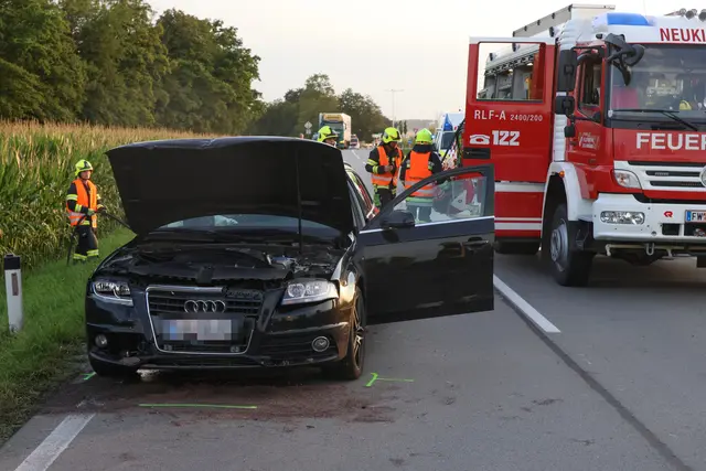 Der Notarzthubschrauber Martin 3 musste eine Frau ins Krankenhaus nach Linz fliegen – sie wurde bei einem Crash in Lambach schwer verletzt. | Foto: laumat.at