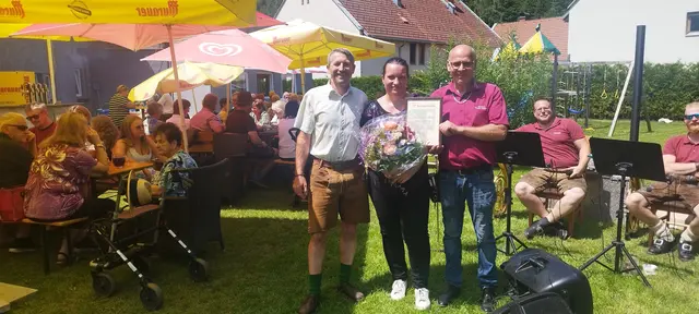 Von links: Bgm. Johannes Rauter, Annemarie Muster, Manfred Muster | Foto: Foto: Rauter