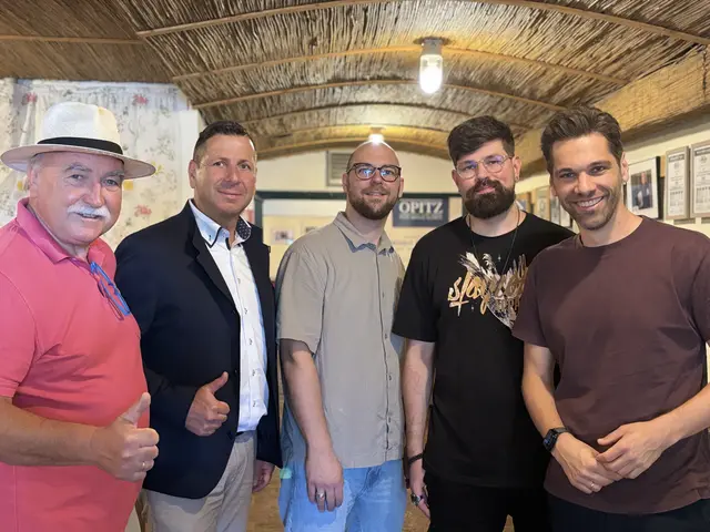 Die Zusammenarbeit zwischen Willi Opitz und Jürgen Scheuer zeigt, wie moderne Sicherheitslösungen auch in traditionsreichen Branchen wie dem Weinbau neue Maßstäbe setzen können.  | Foto: Victoria Nagy