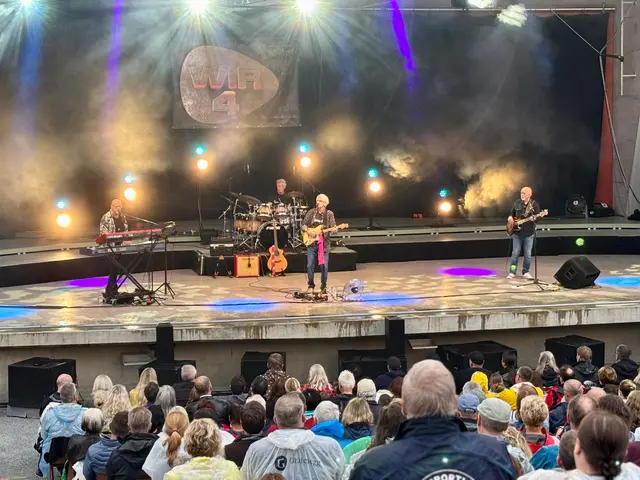 Der Wolkenturm in Grafenegg wurde zum Schauplatz eines ganz besonderen Abends: WIR4 – bestehend aus Ulli Bäer, Gary Lux, Harald Fendrich und Harry Stampfer – präsentierten die unvergesslichsten Lieder von Austria 3. | Foto: Markus Kahrer