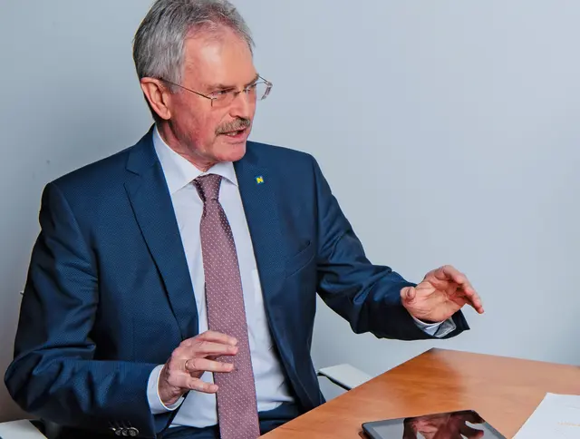 Die Volkspartei selbst in der Pflicht. Bezirksparteiobmann Karl Wilfing kritisiert deutlich die anderen Fraktionen.  | Foto: ÖVP 