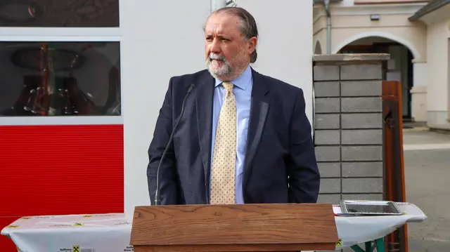 Bezirkshauptmann Peter Bubik begründete die Aufhebung zweier Verordnungen aufgrund des "Formalfehlers" im Vorfeld. | Foto: Bezirksfeuerwehrkommando Oberwart/Alexander Flaschberger