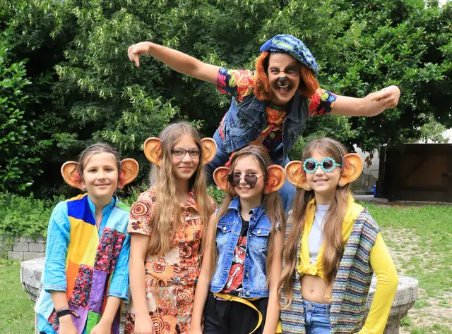 Auch Affen gibt es bei der "neu vertonten" Version der Bremer Stadtmusikanten.  | Foto: Märchensommer Steiermark/martinhesz