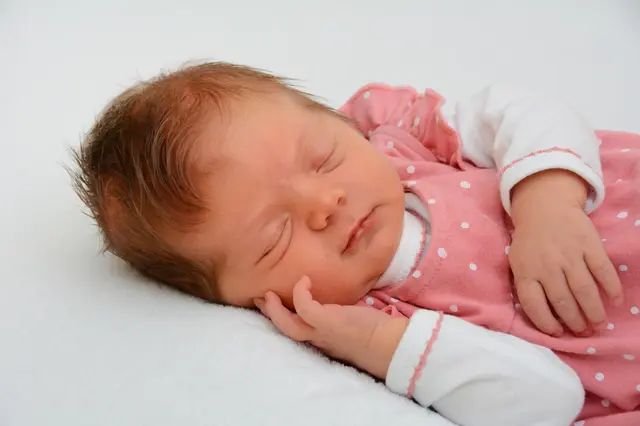 Name: Maya
Geburtstag: 12.07.2025
Gewicht: 3.550 g
Größe: 49 cm
Eltern: Manuela Tesch und Alexander Teubenbacher aus Thörl | Foto: Babysmile
