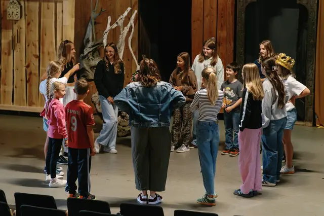 30 Kinder und Jugendliche haben am kostenlosen Theaterworkshop vom Stummer Schrei teilgenommen
| Foto: Foto: Barbara Schießling