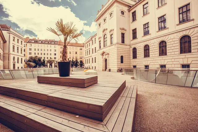 Im Naturkundemuseum wird eine Videoinstallation eingerichtet, die junge Frauen und ihren Einfluss in den Regionen kreist. | Foto: geopho.com