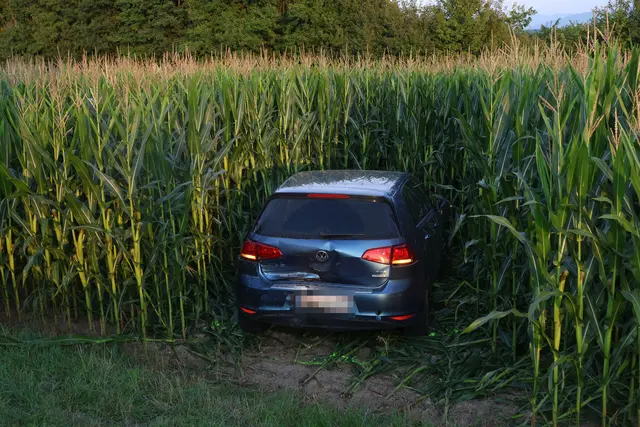 Der Notarzthubschrauber Martin 3 musste eine Frau ins Krankenhaus nach Linz fliegen – sie wurde bei einem Crash in Lambach schwer verletzt. | Foto: laumat.at