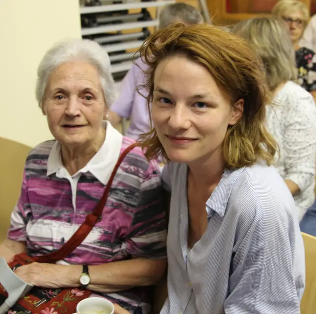 Maria Dammer mit Schauspielerin Valerie Pachner im Juni 2019 bei der privaten Vorführung von „A Hidden Life“ in St. Radegund. | Foto: Diözese Linz/Andreas Fürlinger