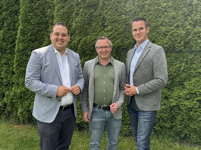 Vzbgm. LAbg. Philipp Könighofer, Gemeindevorstandsmitglied Oliver Brunnhofer und Landesrat Stefan Hermann. | Foto: Koidl