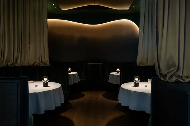 Die abtrennbaren Sitzbereiche im neuen Restaurant | Foto: Claus Kadrnoschka