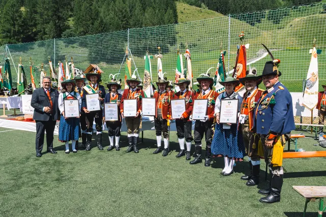 Verdienstmedaille in Bronze S. Jenewein, A. Gatt, D. Gogl, M. Lener, M. Hauser, Silber A. Blasisker, Katharina Lanz Medaille: L. Ruef, V. Jenewein,  | Foto: Pernsteiner