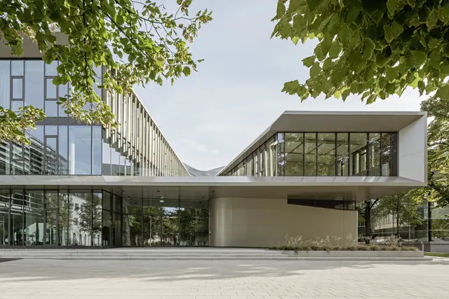 Das Universitäts-Gebäude auf der Landstraße. | Foto: Hertha Hurnaus