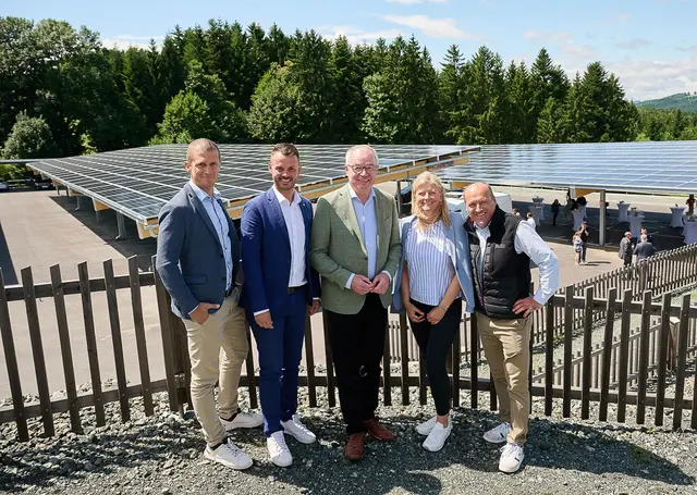 Markus Mayer, Bürgermeister Christian Stacherl Landeshauptfrau-Stellvertreter Stephan Pernkopf, Andrea und Georg Blochberger. | Foto: NLK Pfeiffer