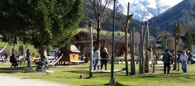 Hundehaltende müssen die Regeln kennen. | Foto: Tiroler Bergwacht - Einsatzstelle Stubai