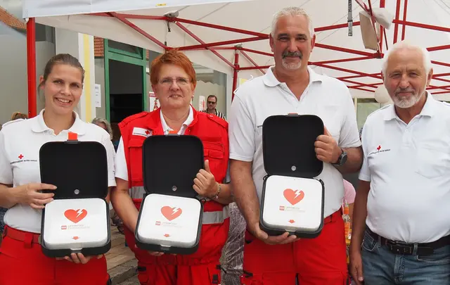 First Responder Susanne Zitzenbacher, Gaby Eder, Michael Jamar, Henry Laden-Teamleiter Willi Dörfler | Foto: P. Pugganig/RK