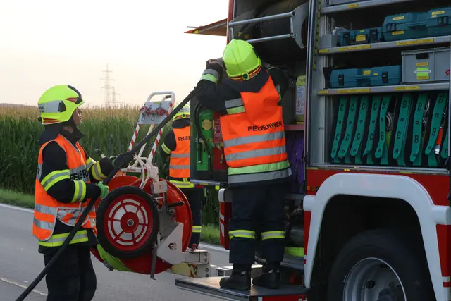 Der Notarzthubschrauber Martin 3 musste eine Frau ins Krankenhaus nach Linz fliegen – sie wurde bei einem Crash in Lambach schwer verletzt. | Foto: laumat.at