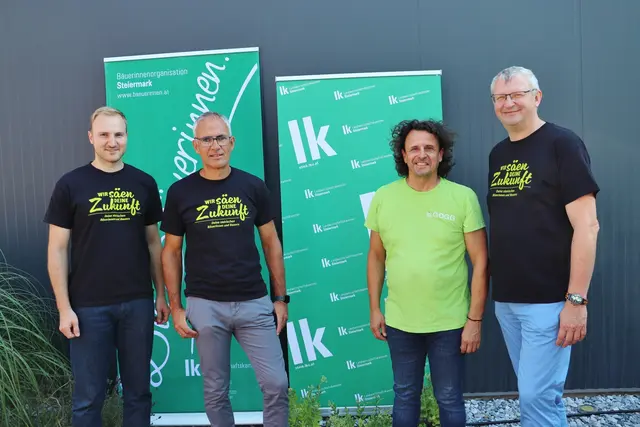 Machen auf die bäuerlichen Umweltleistungen aufmerksam: Biobauer Bernhard Gogg (2.v.r.) mit Christoph Neubauer, Manfred Kohlfürst und Alois Fastian von der Landwirtschaftskammer. | Foto: Edith Ertl