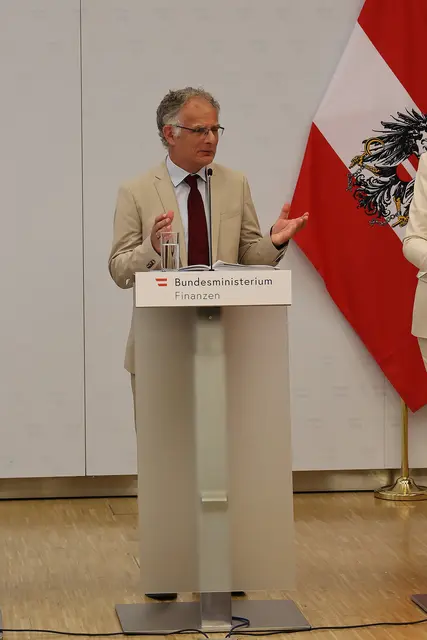 SPÖ-Finanzminister Markus Marterbauer: "Ich halte nichts davon, die Teilzeitbeschäftigten zu kritisieren." | Foto: HBM Markus Marterbauer
