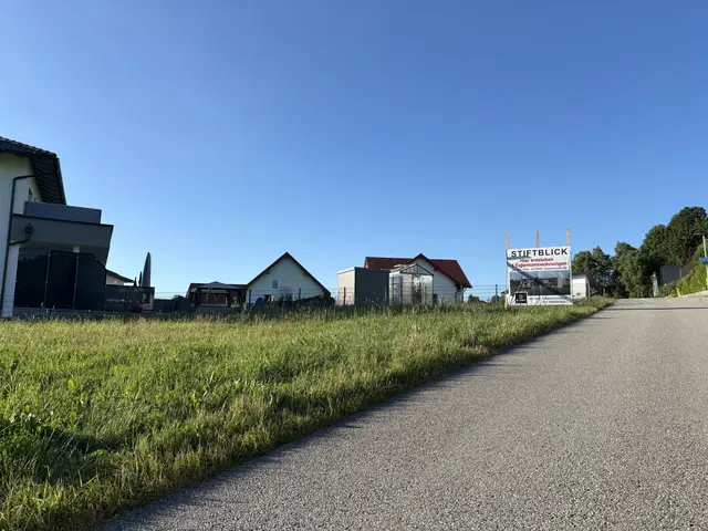 Auf diesem Dreieck sollen sechs Eigentumswohnungen entstehen.  | Foto: Karin Bayr