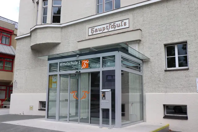"Was wir brauchen, ist aber eine Art SOS-Notfallsystem – und zwar dringend", betont der Direktor der MS1 Wörgl, Gottfried Schneider. | Foto: Nimpf