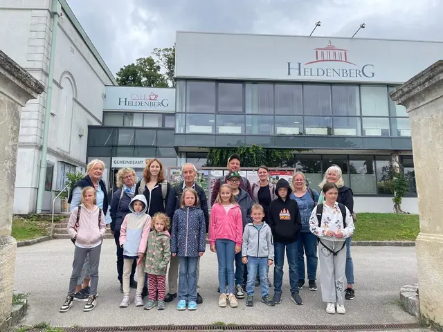 Mit dem ersten Sommerausflug 2025 startete die Volkspartei Traismauer schwungvoll in die Kinderferienaktionen – Ziel: der Heldenberg. | Foto: Volkspartei Traismauer