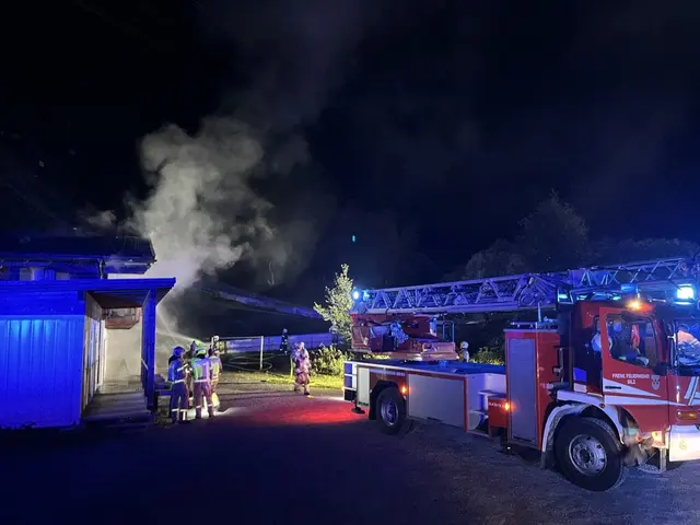 Der Brand konnte von den Feuerwehren Stams, Silz und Rietz mit rund 100 Einsatzkräften gelöscht werden. | Foto: FF Silz/Homepage