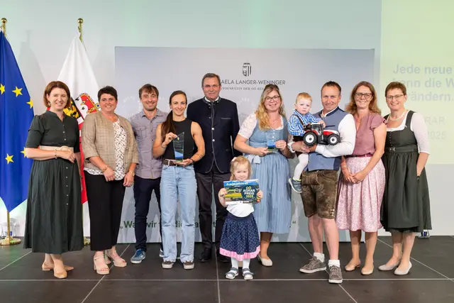 Mit Familie Füreder und Familie Hofer wurden zwei Betriebe aus dem Bezirk Rohrbach ausgezeichnet.  | Foto: Margot Haag