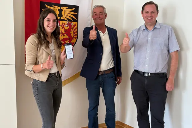 Claudia Nadegger (BH Zell am See), Bezirkshauptmann Bernhard Gratz und Bezirkssekretär Christian Fischer. | Foto: Bezirkshauptmannschaft Zell am See
