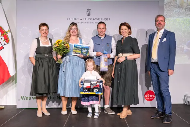 Familie Füreder aus Auberg erreichte in der Kategorie "Produktivität" den dritten Platz beim OÖ Agrarpreis.  | Foto: Margot Haag
