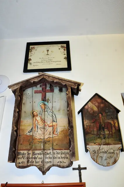 Alles, was vor Jahrzehnten gefertigt und inzwischen erneuert wurde, wird hier aufbewahrt. | Foto: Chronik Gemeinde Grinzens