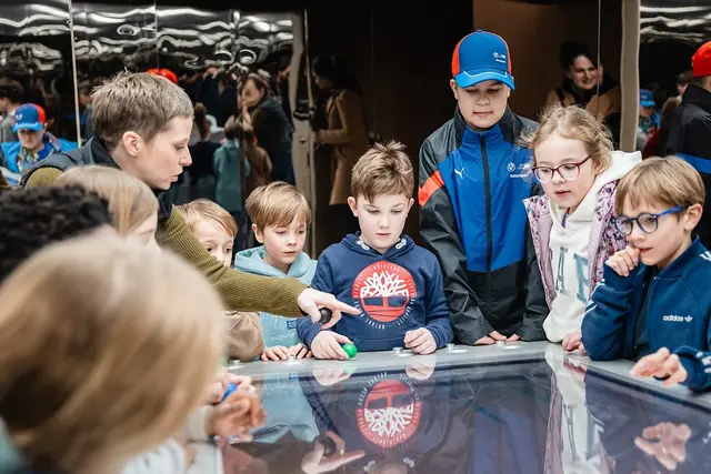 Impressionen der Mitmachausstellung: Die Kinder konnten sich über die Welt von morgen informieren. | Foto: busyshutters